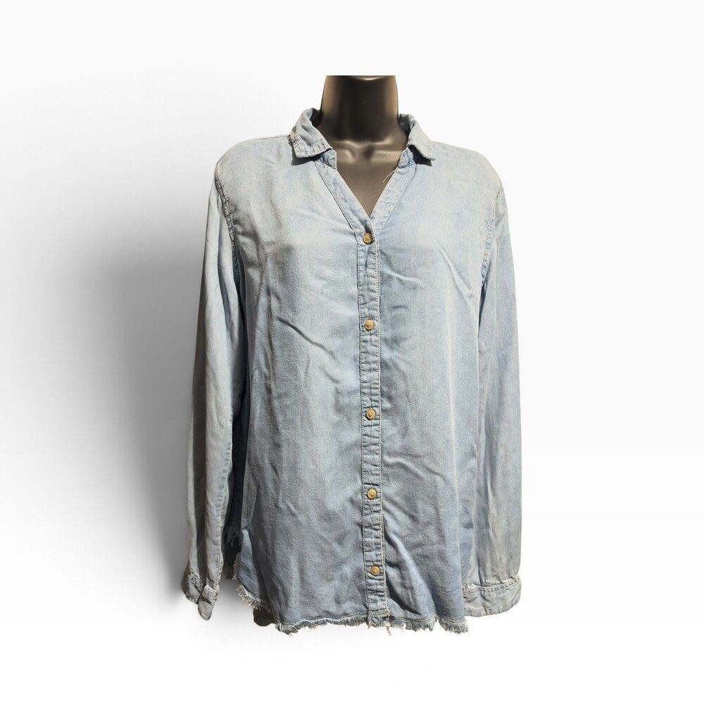 Thread Supply Denim Chambray Button-Up Shirt Women’s Medium Raw Hem Top